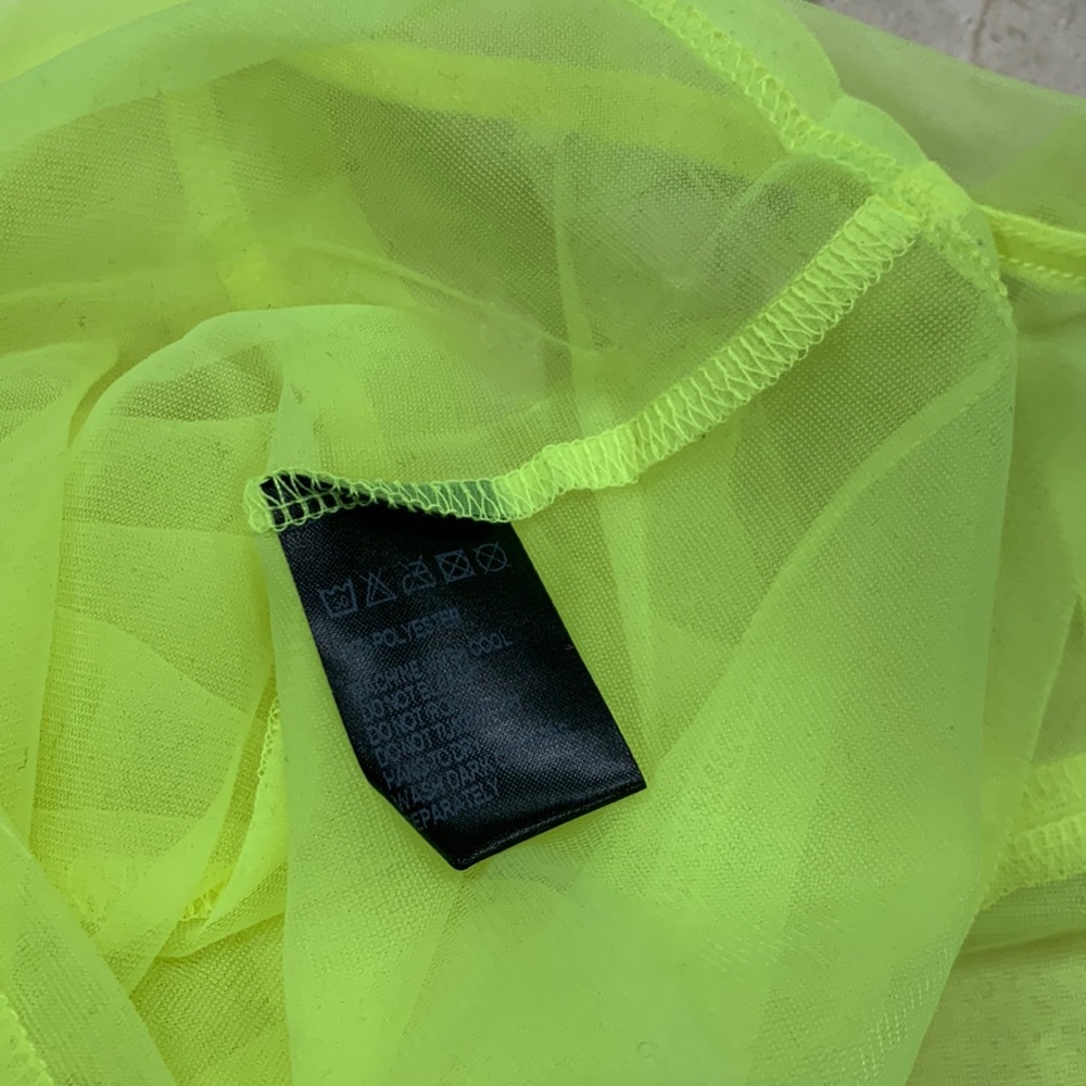 EMMA & SAM MESH CROPPED SHORT SLEEVE TOP LAYERING IN NEON LEMON SZ SMALL - Picture 12 of 14